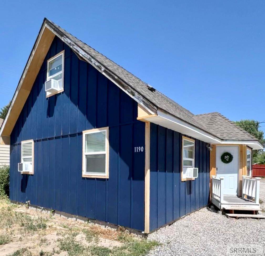 1190 Blaine Avenue - Photo 1