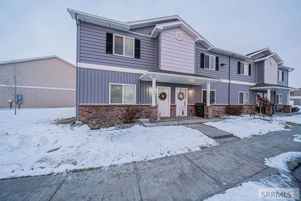 781 Trails End - Photo 1