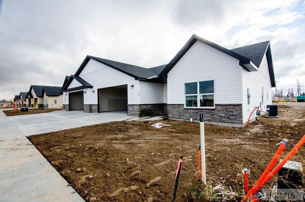 197 Dakota Avenue - Photo 1