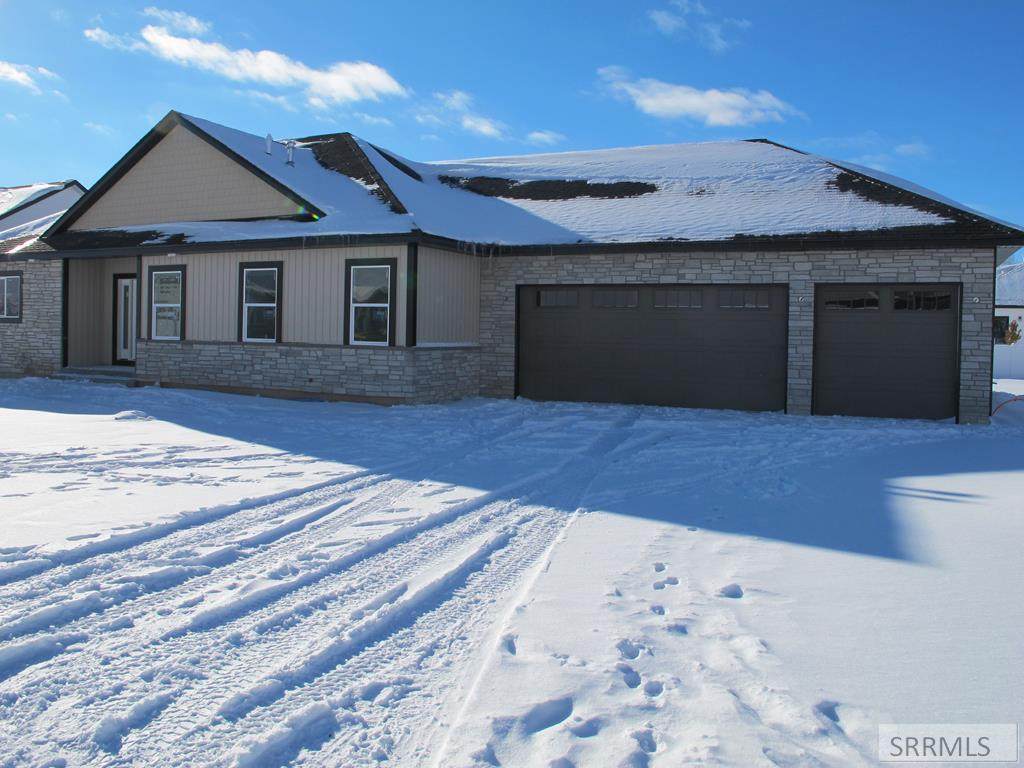 755 Hollow Drive - Photo 1