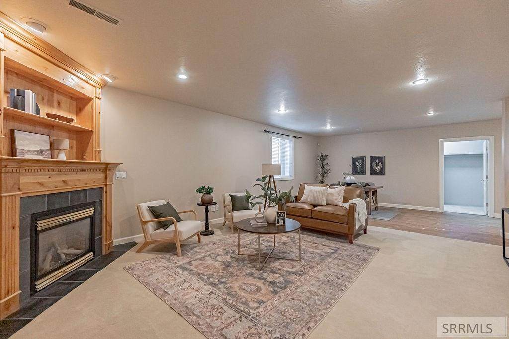 230 Hampton Lane - Photo 1