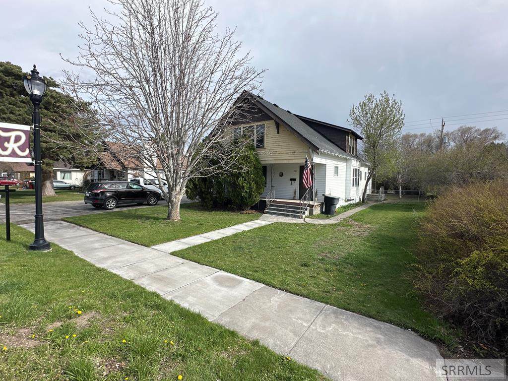 291 1st S - Photo 1