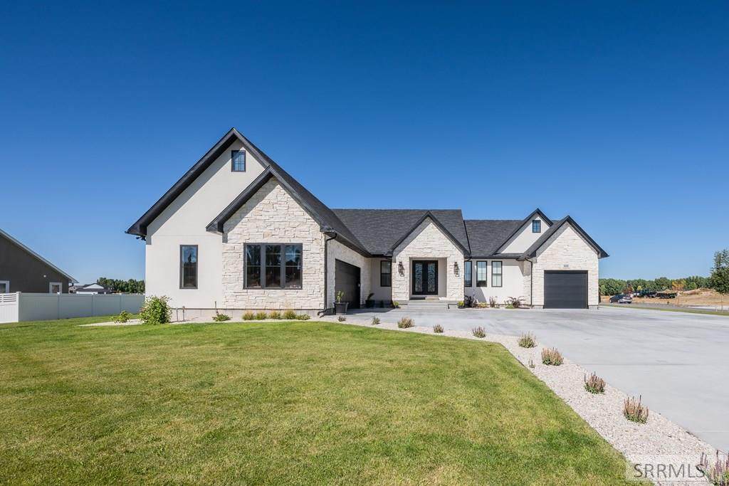 5525 Klamath Falls St - Photo 1