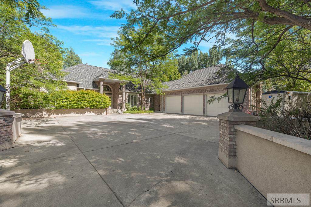 4977 11th E - Photo 1