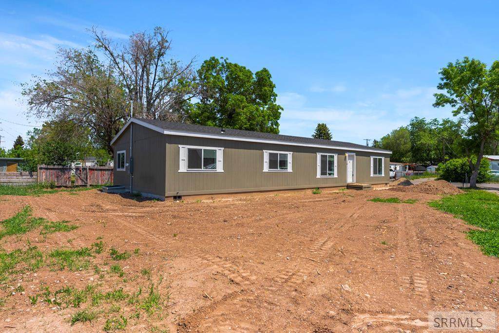 500 Lakewood Avenue - Photo 1
