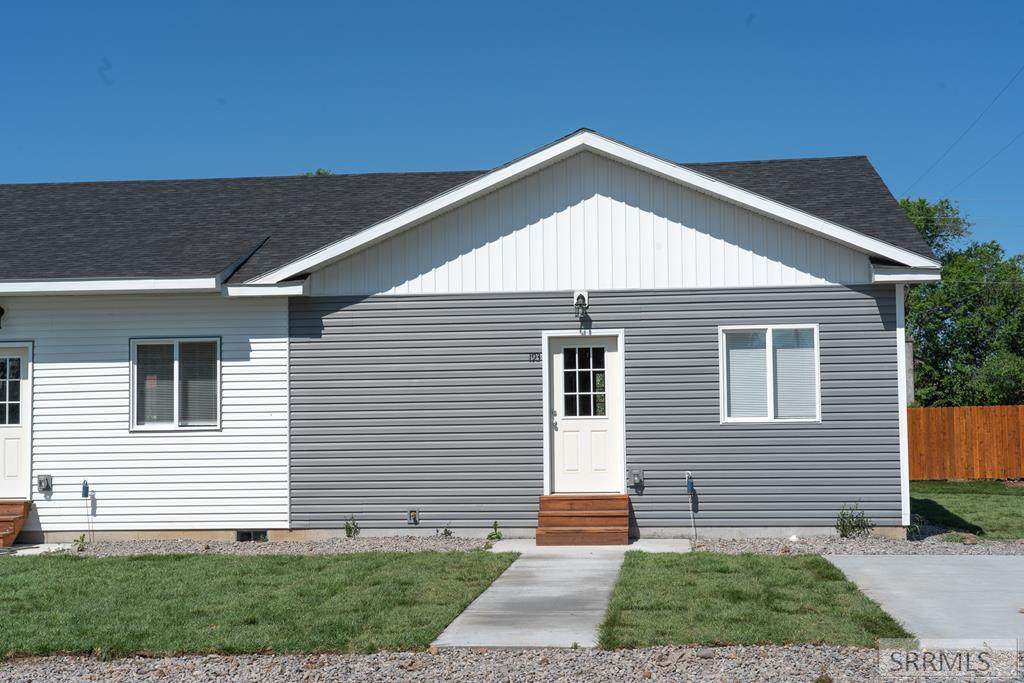 193 11th W - Photo 1