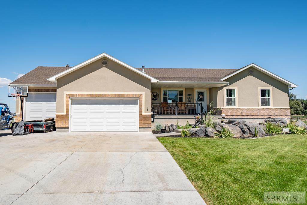 3703 337 N - Photo 1