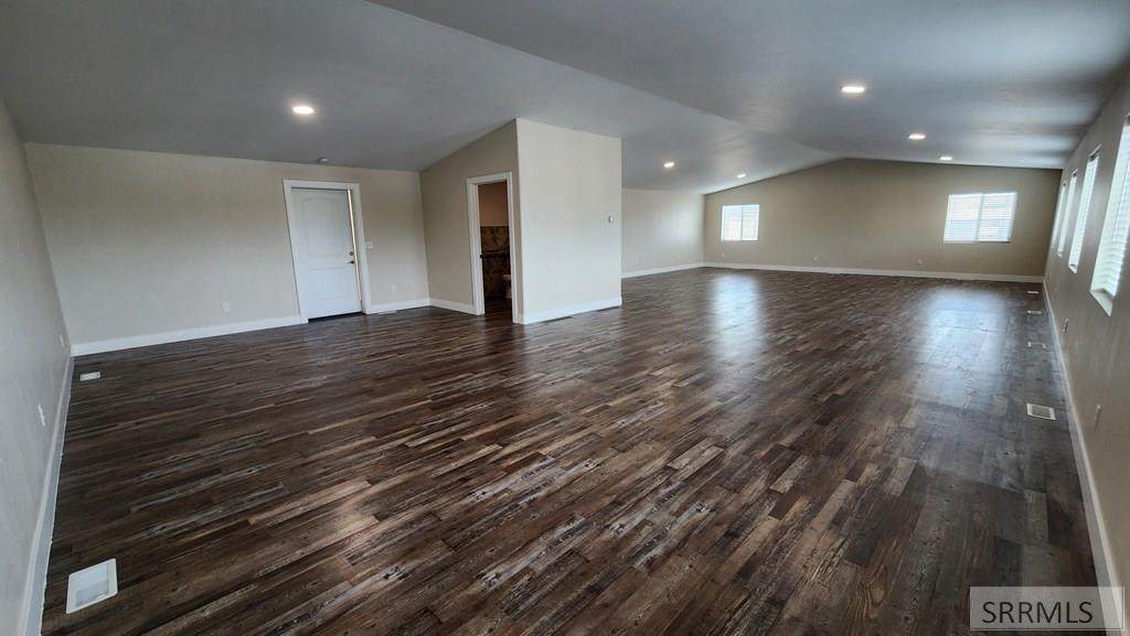 4016 Professional Way - Photo 1