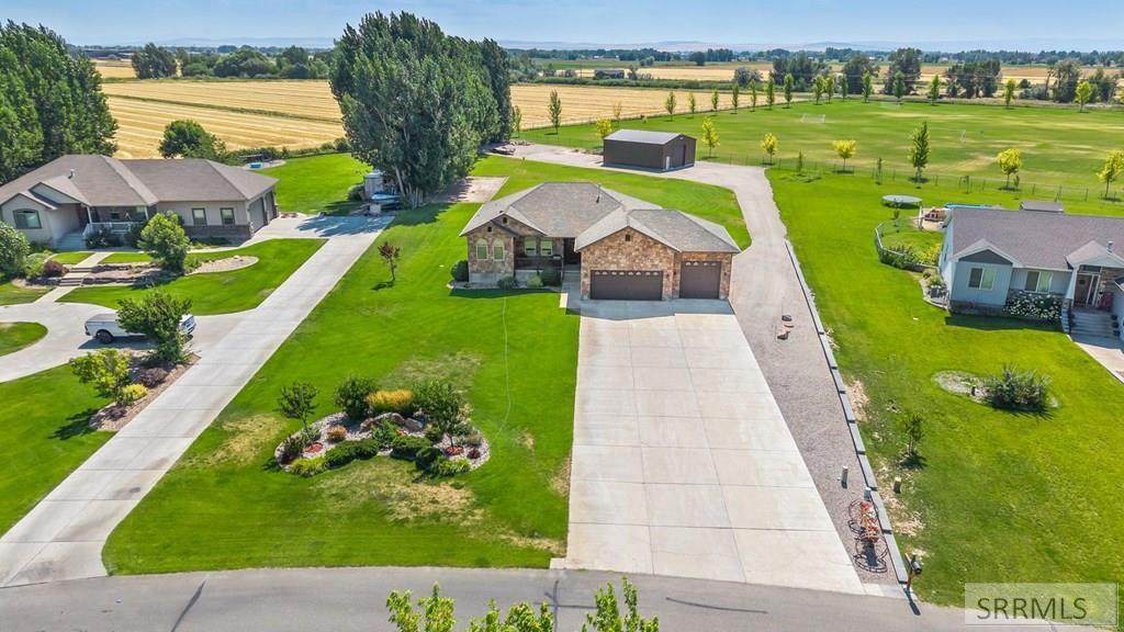 320 3718 E - Photo 1