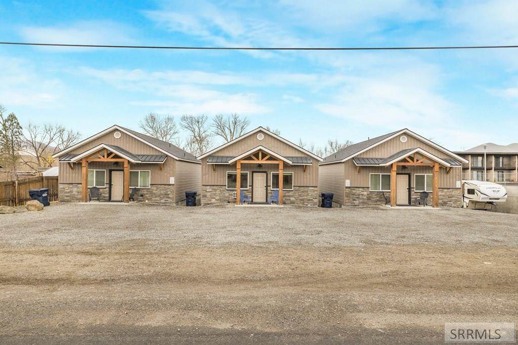 315 Riverfront Drive - Photo 1