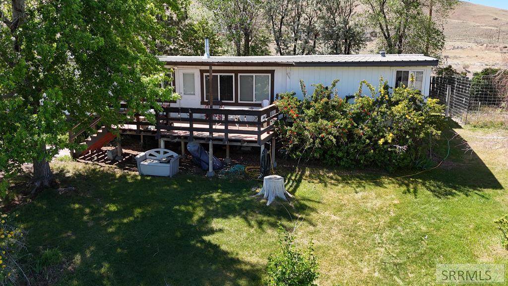 900 Challis Creek Road - Photo 1