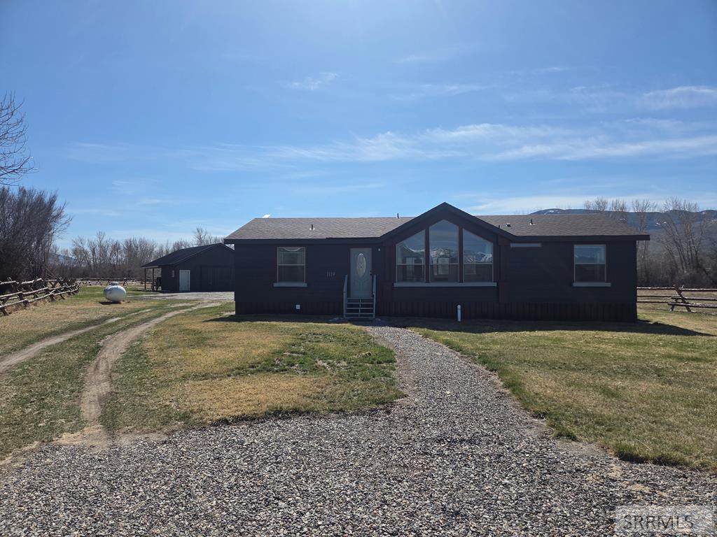 1119 Hwy 28 - Photo 1