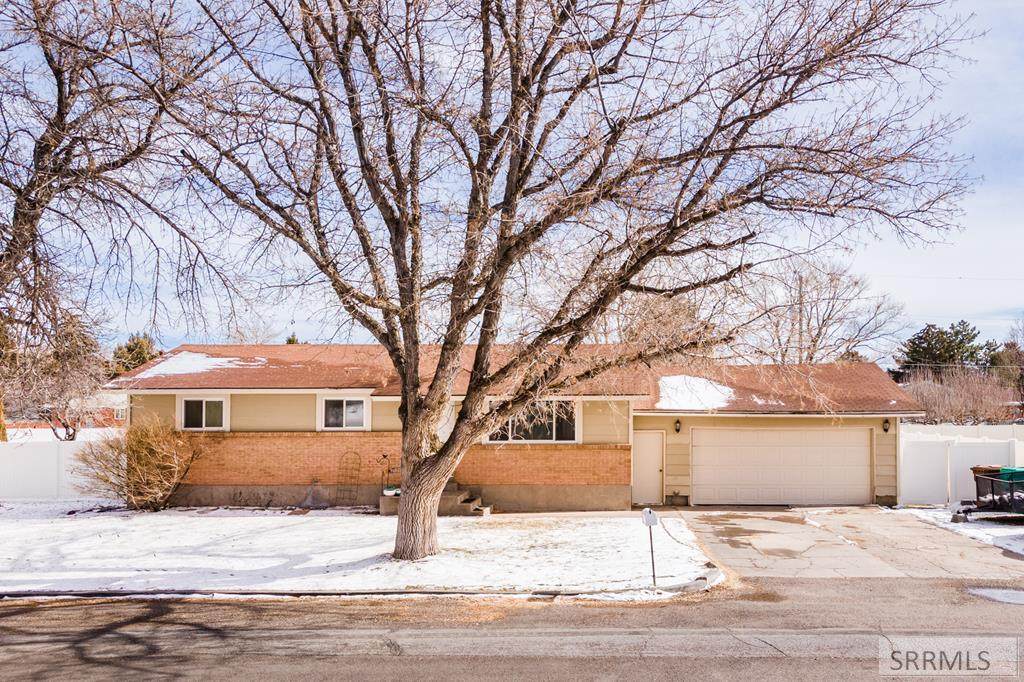 4926 Easy Street - Photo 1