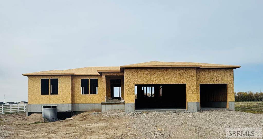 3761 361 N - Photo 1