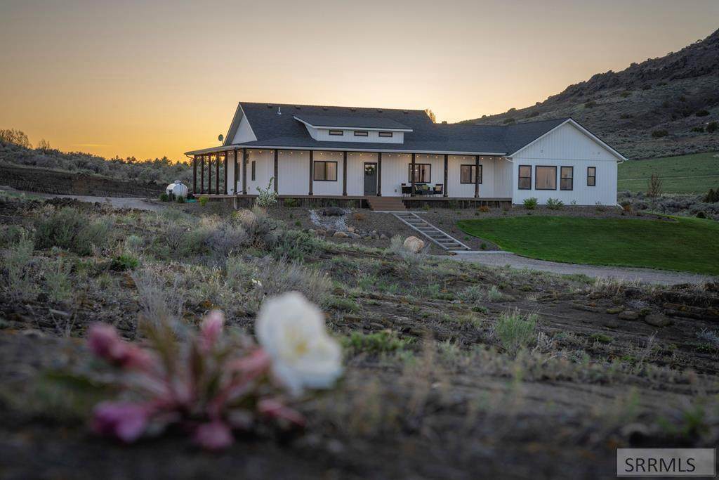 1032 Butte Road - Photo 1