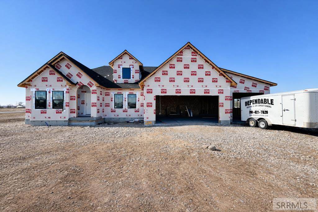 209 4117 E - Photo 1