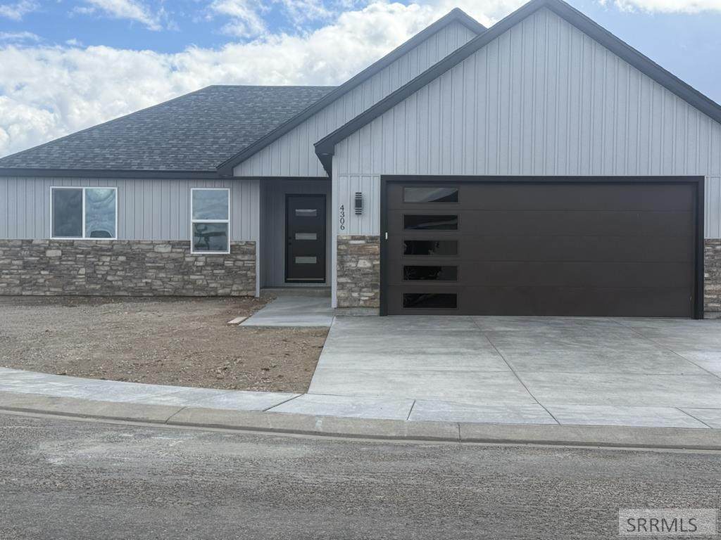 4306 Arizona Drive - Photo 1