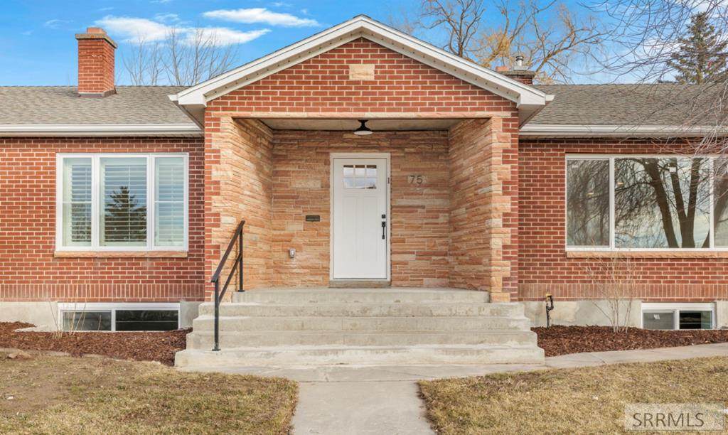 75 3rd E - Photo 1