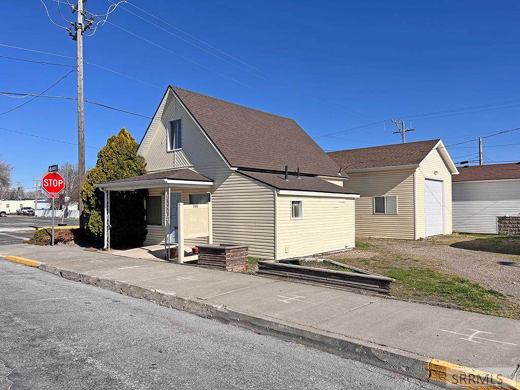 390 Broadway Street - Photo 1