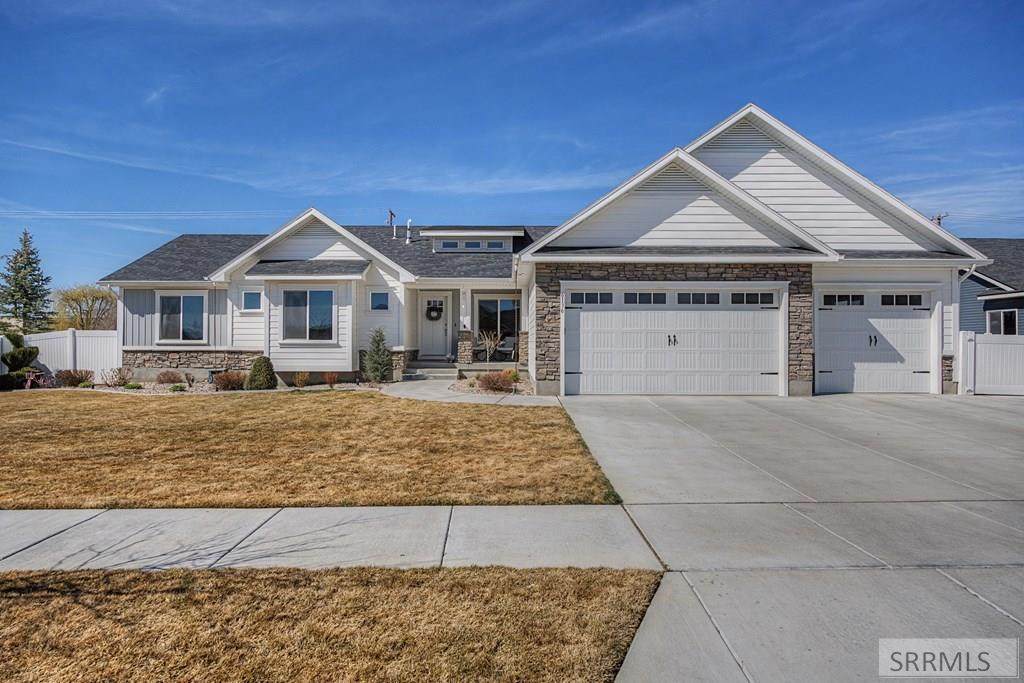 6136 Glade Circle - Photo 1