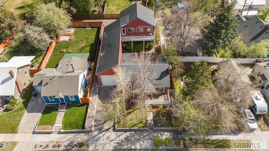528 10th Street - Photo 1