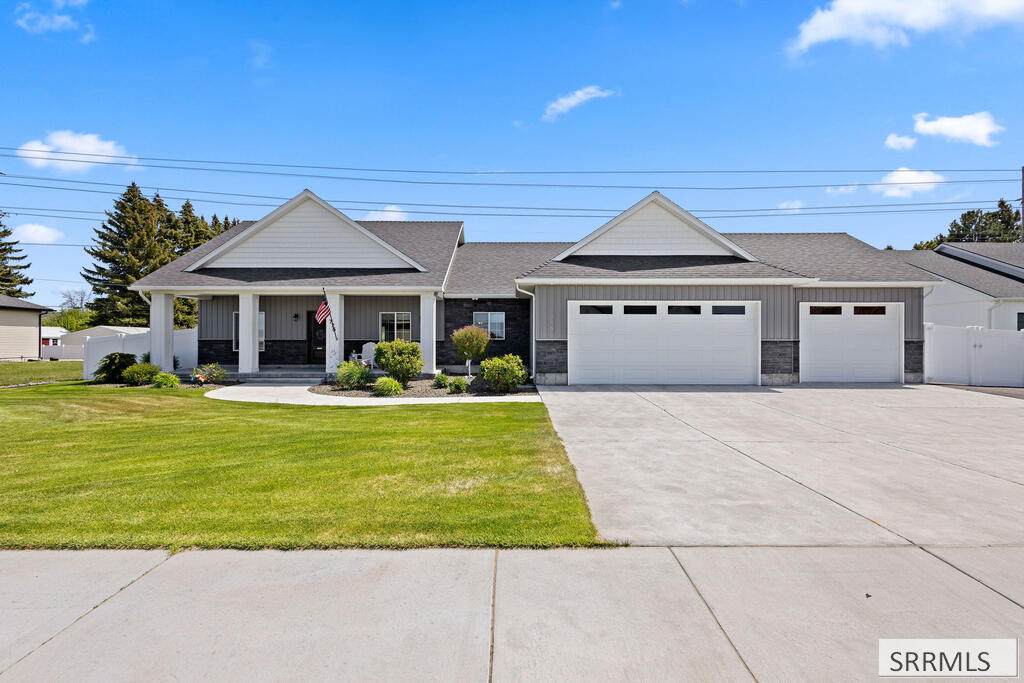 775 Sunset Court - Photo 1