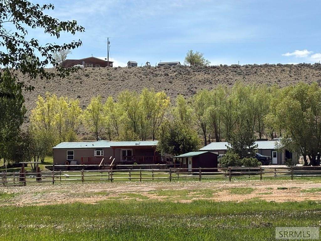190 Meadow Road - Photo 1