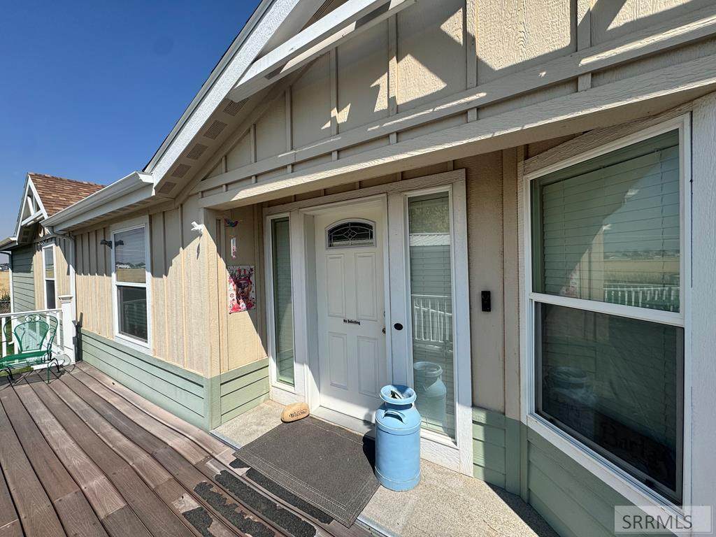 2139 Pinewood Drive - Photo 1