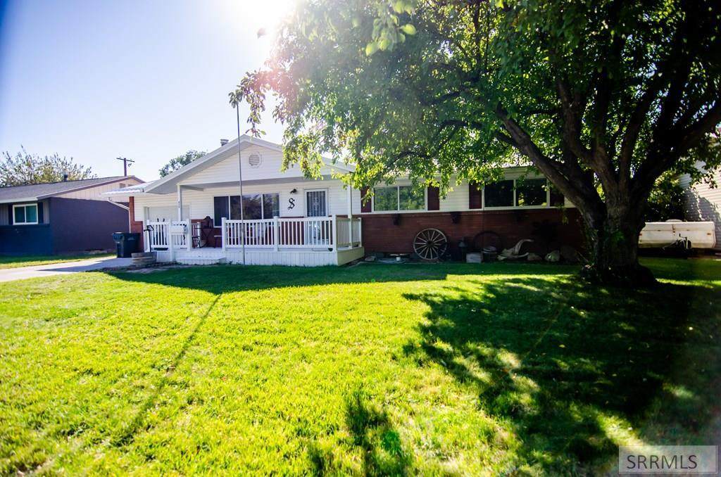 415 Falls Drive - Photo 1