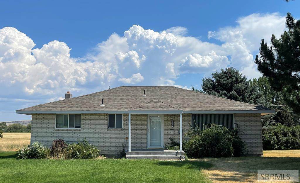1054 1100 N - Photo 1