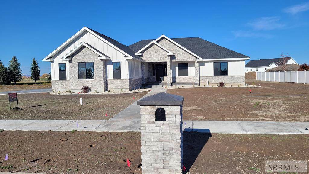 832 Oak Hill Way - Photo 1