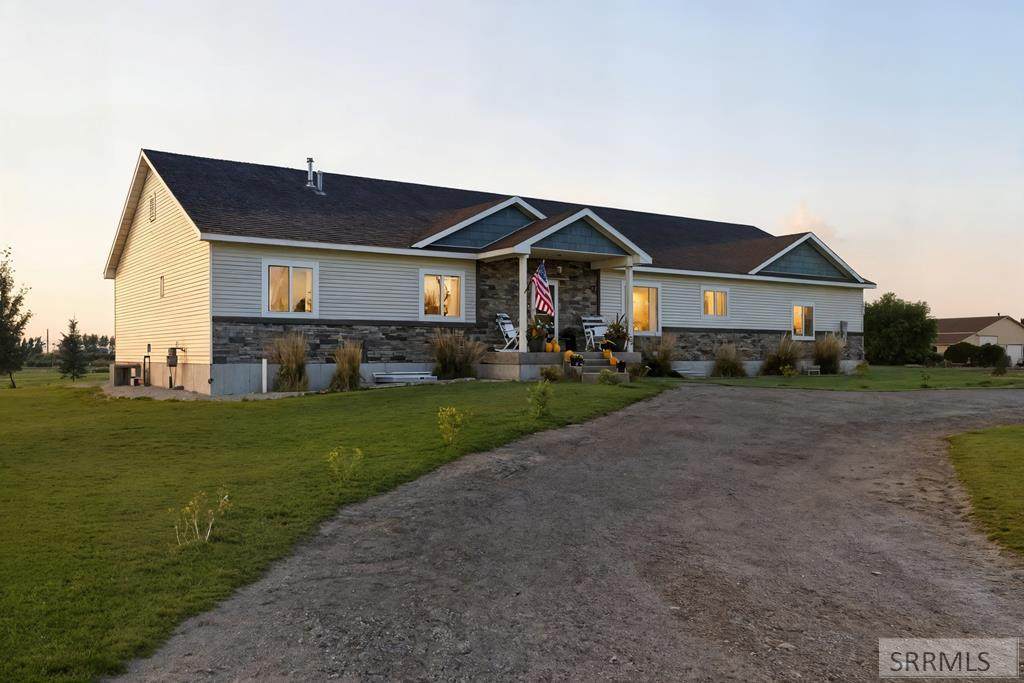 3552 630 N - Photo 1