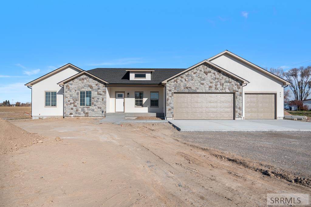 864 1200 N - Photo 1