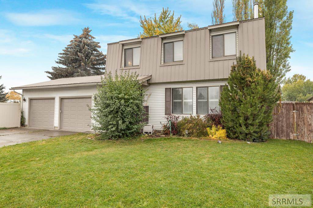 203 Hummingbird Place - Photo 1