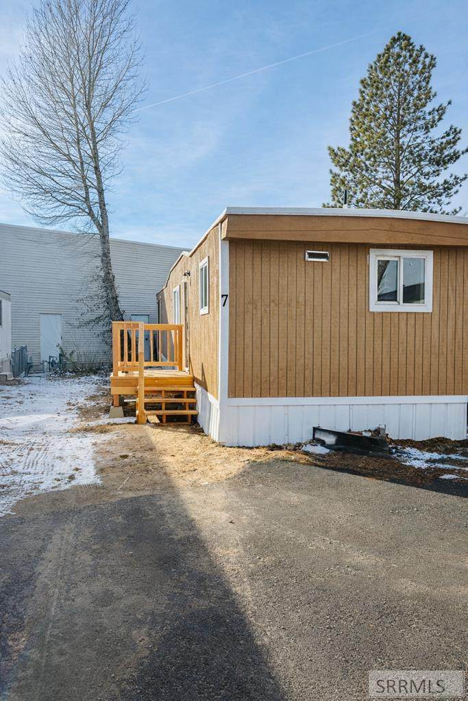 3570 Yellowstone Hwy - Photo 1