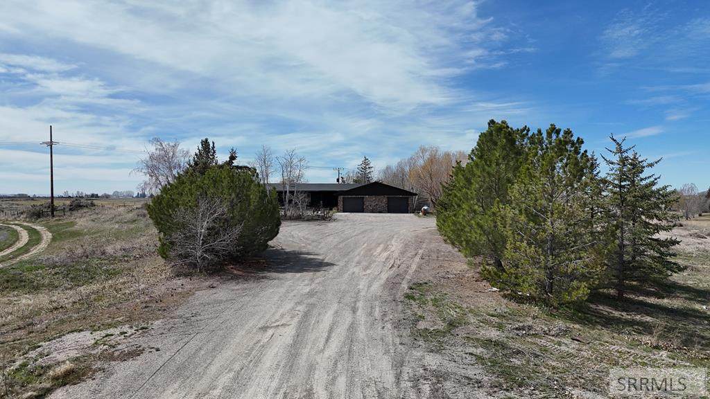 5657 17th S - Photo 1
