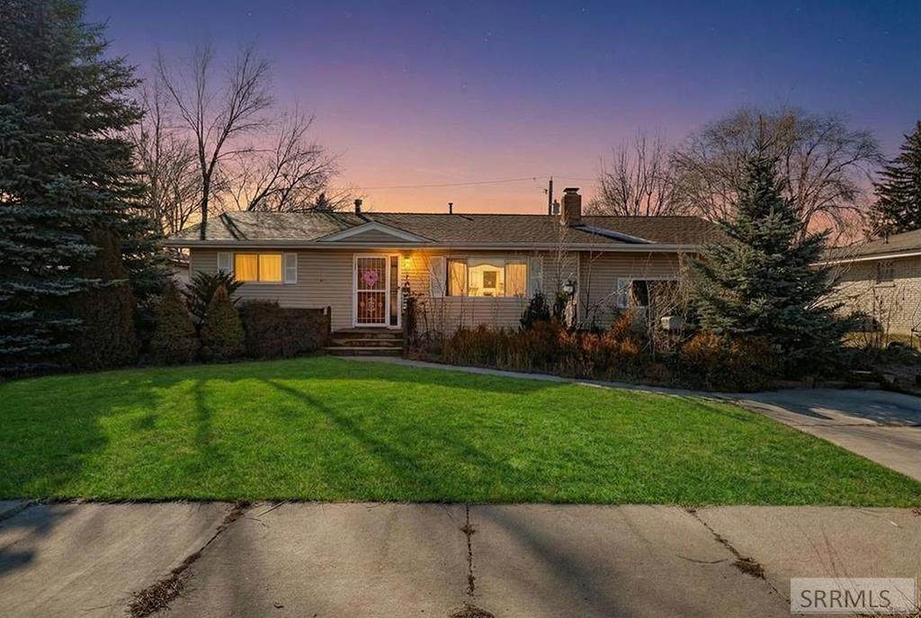 670 Garfield Street - Photo 1