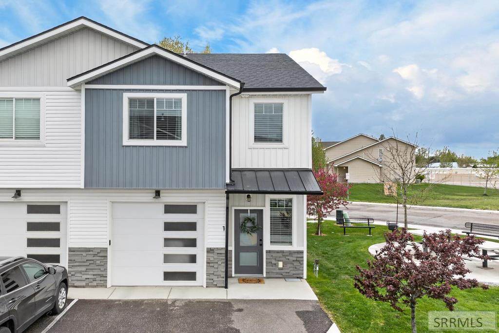179 Park Lawn Drive - Photo 1