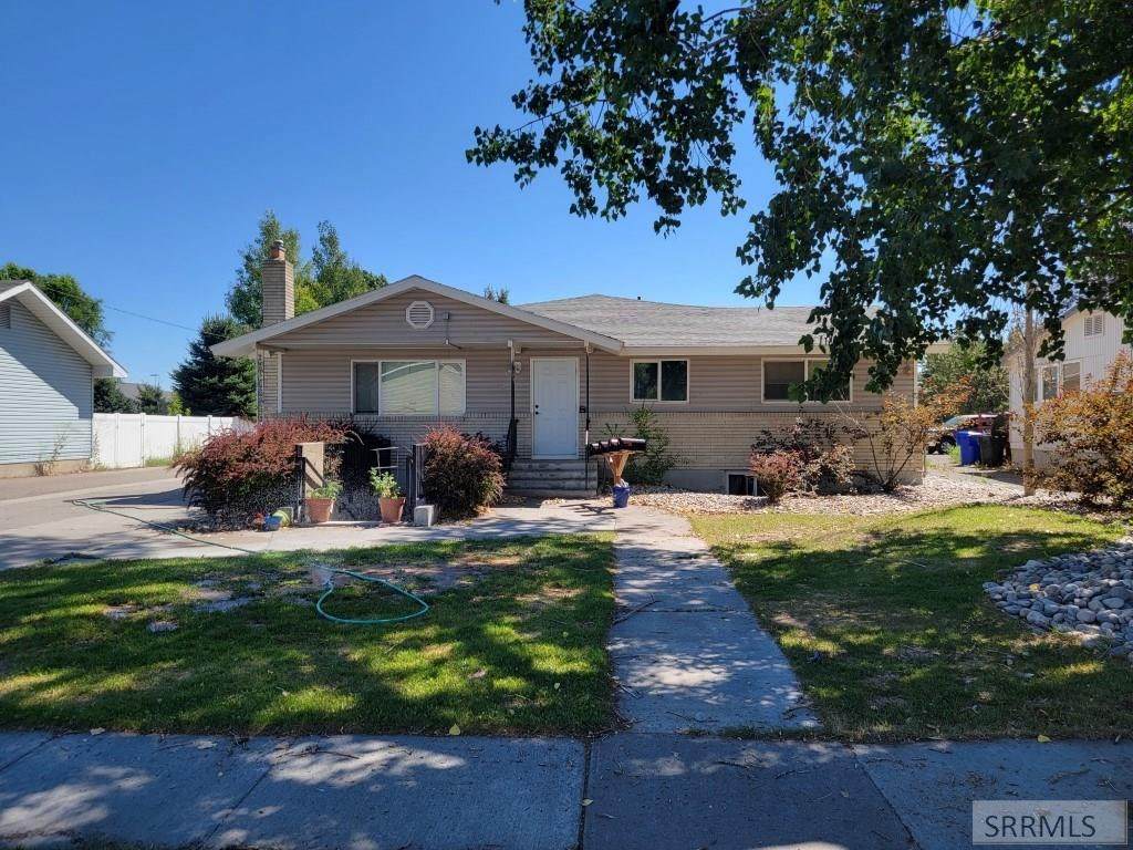236 3rd E - Photo 1