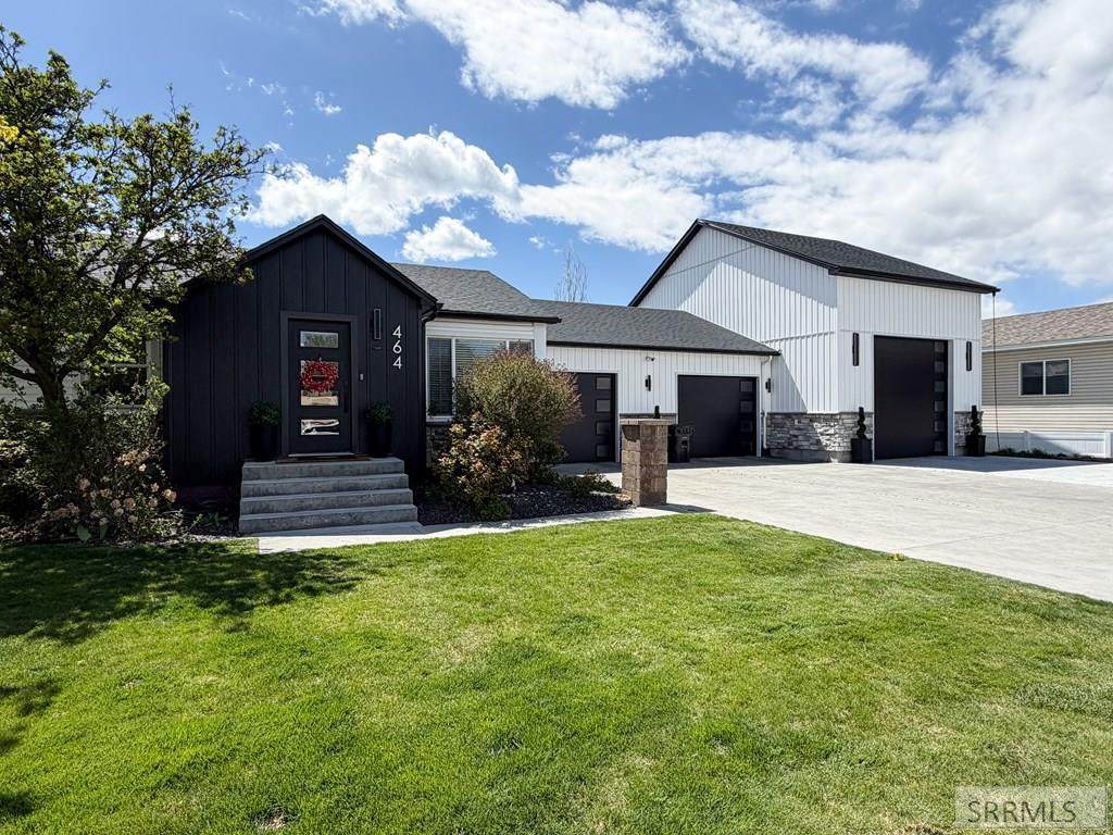 464 19th Street - Photo 1