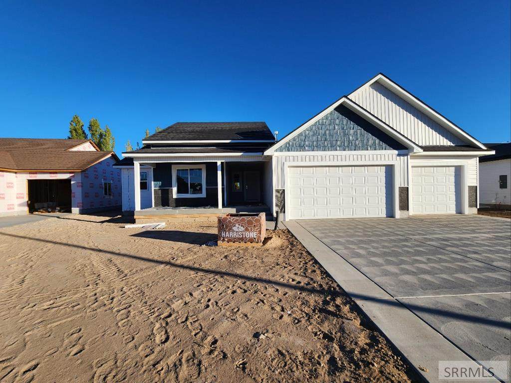 1943 Harrington Circle - Photo 1