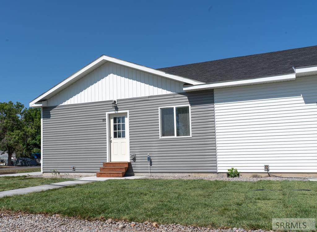 197 11th W - Photo 1