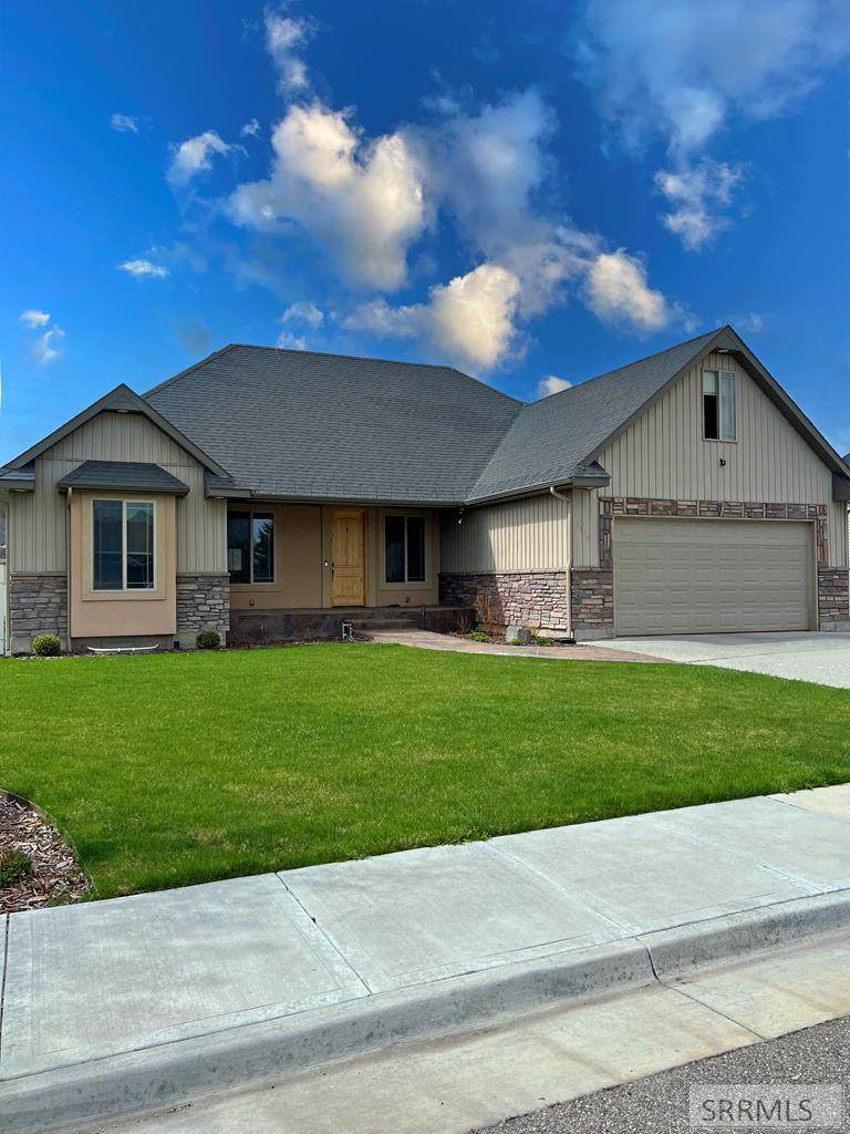 2612 Eastview Drive - Photo 1