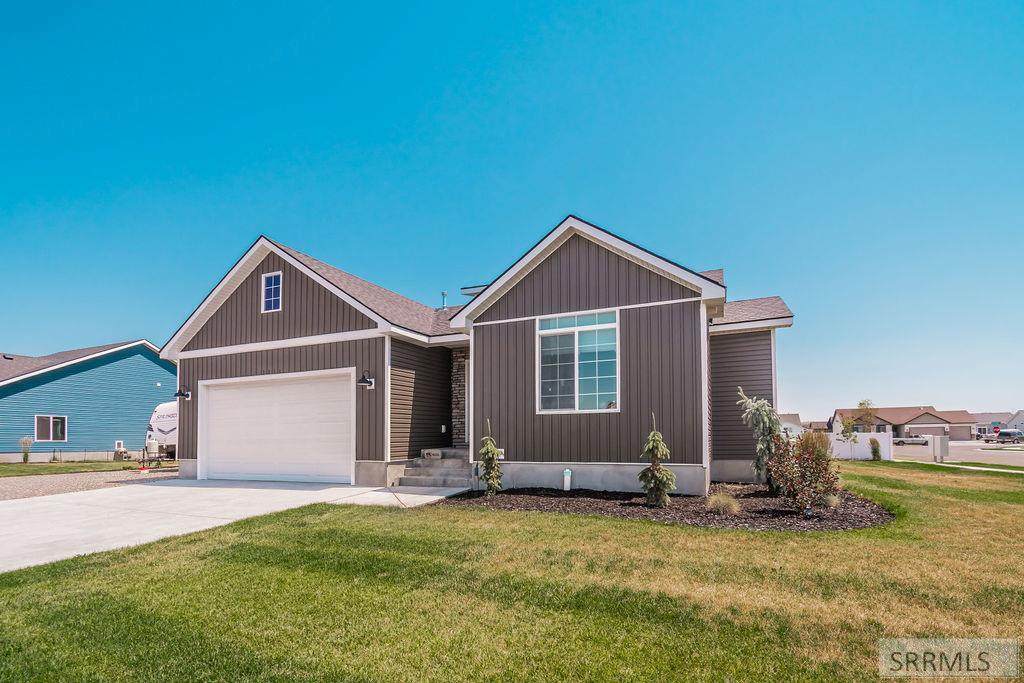 3916 Hemingway Avenue - Photo 1