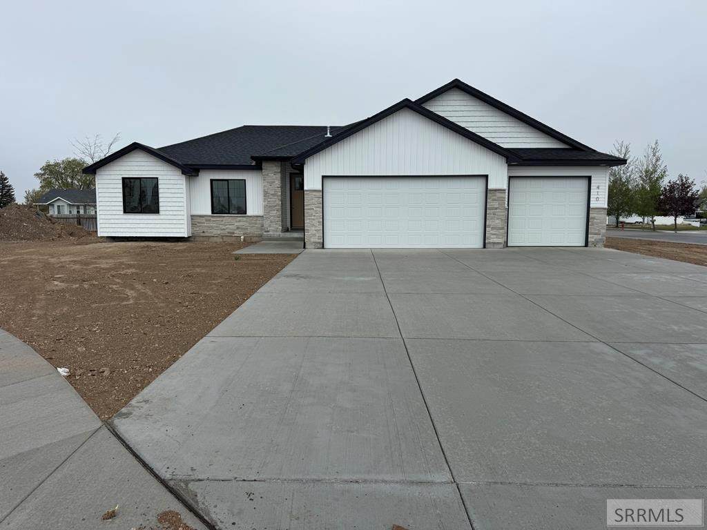 410 Kelton Circle - Photo 1