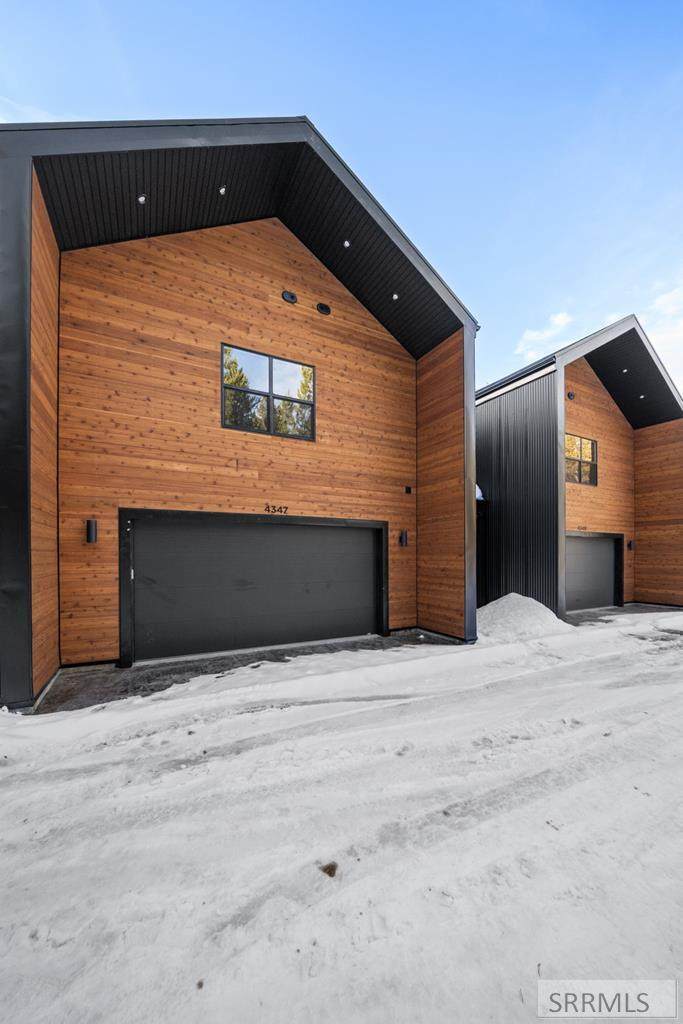 4349 Yeti Ln - Photo 1