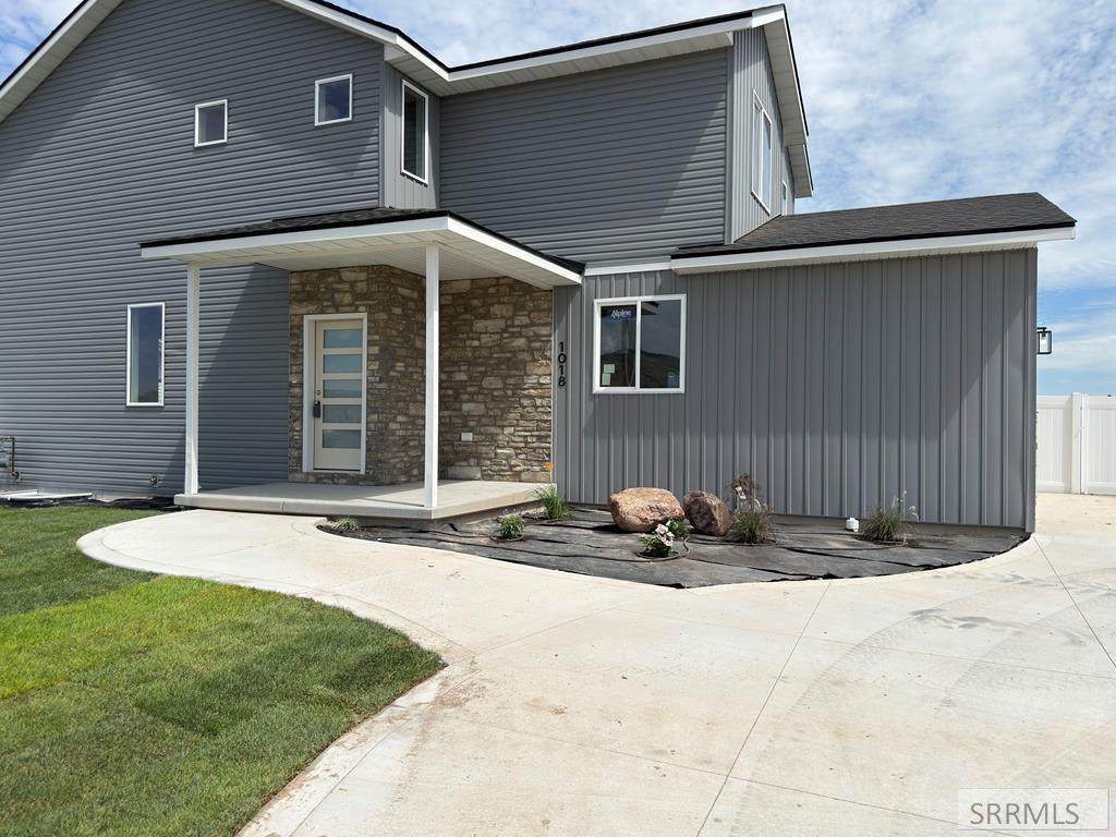1018 Alpine Ave - Photo 1