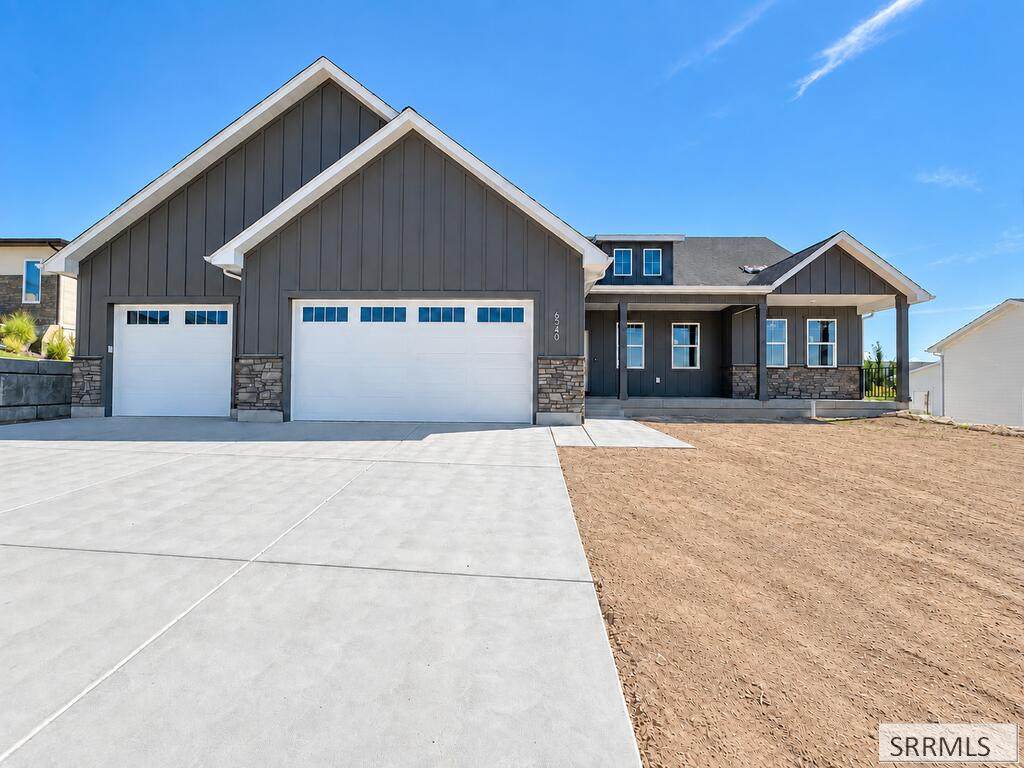 6540 Crown Crescent - Photo 1