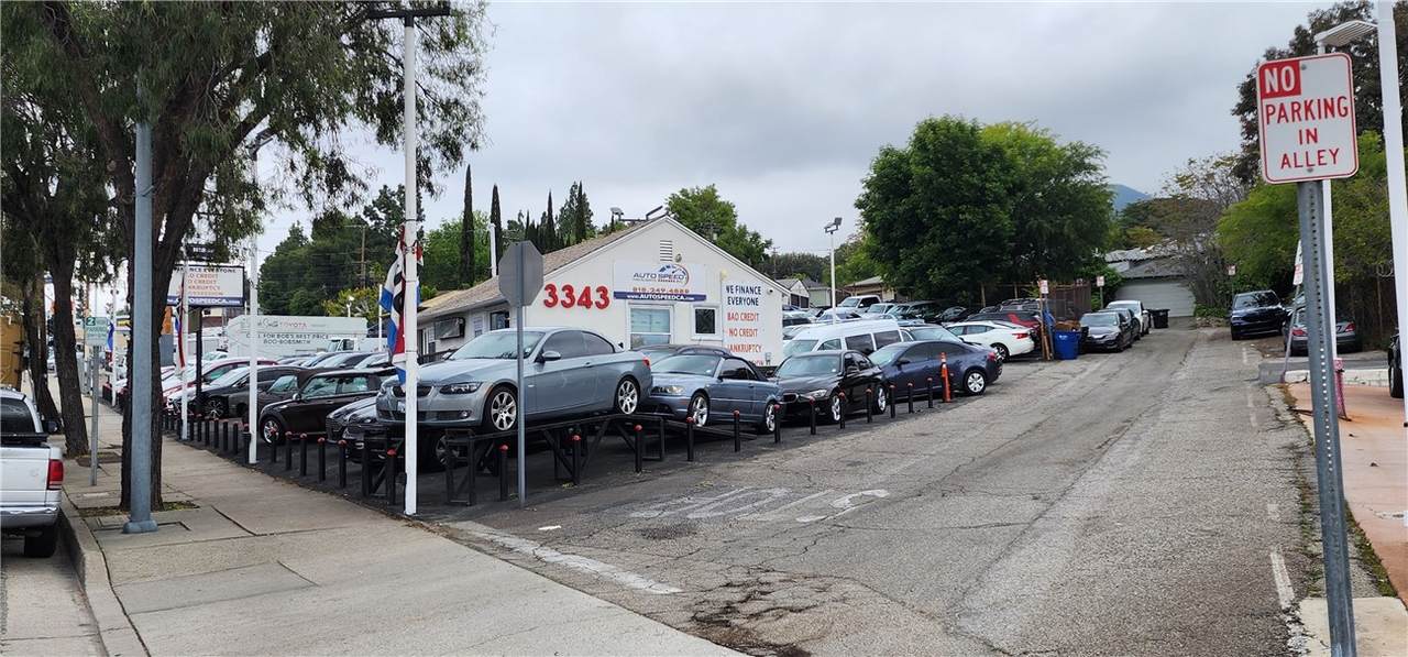 3343 Foothill - Photo 1