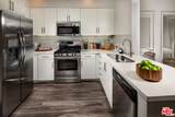 687 Hobart Boulevard - Photo 9